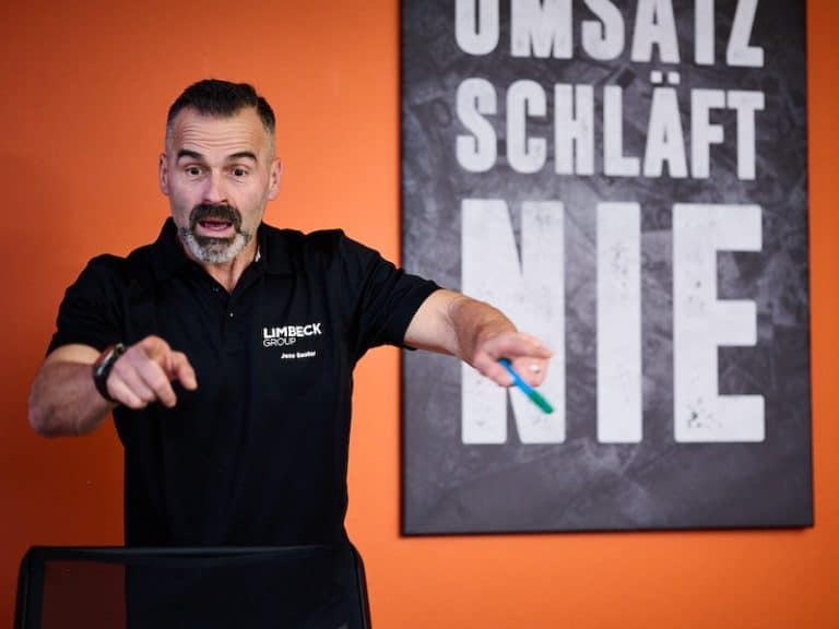 Spitzenleistung im Vertrieb ist kein Zufall, sondern harte Arbeit, Training und Kontinuität.