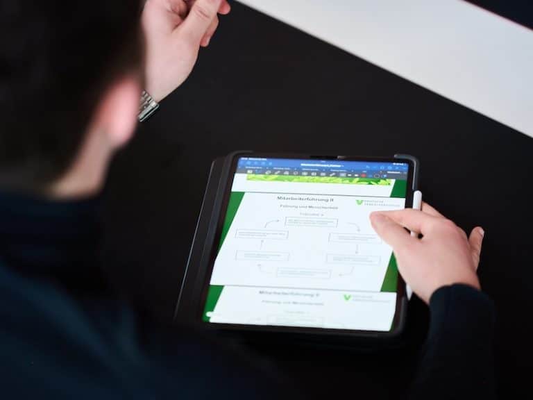 Adaptives Lernen im B2B-Vertrieb hilft Verkäufern, ihre Skills nachhaltig zu steigern.