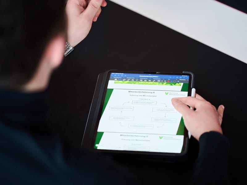 Adaptives Lernen im B2B-Vertrieb hilft Verkäufern, ihre Skills nachhaltig zu steigern.